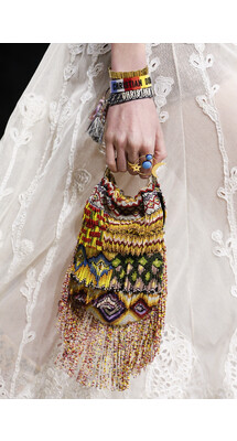 Details Christian Dior , Details Dior Fall 2018 Ready-to-Wear , Детали показа Кристиан Диор , Детали показа Диор осень зима 2018 , Fashion show , неделя моды в Париже , PFW , Мария Грация Кьюри , Mainstyles